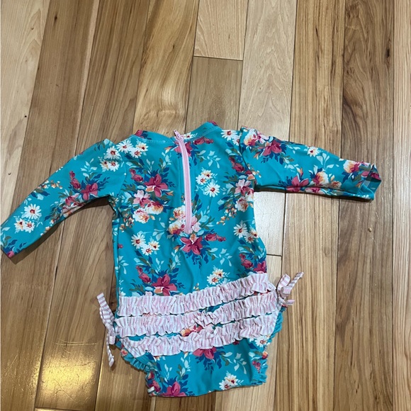6-12 month Rufflebutt Rashguard - Picture 2 of 2